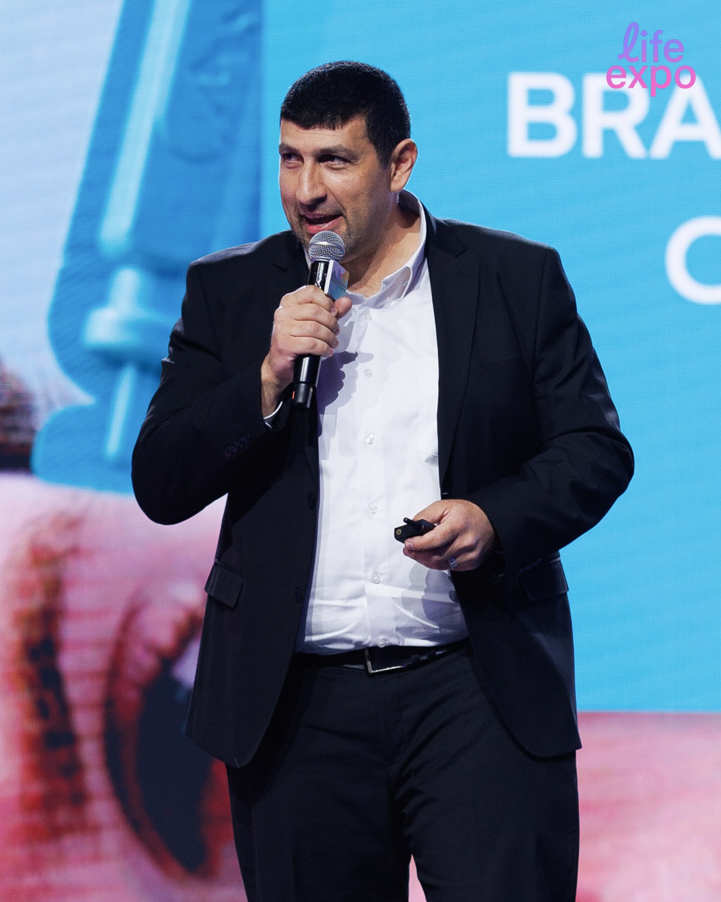 วู้ดดี้ - วุฒิธร มิลินทจินดา