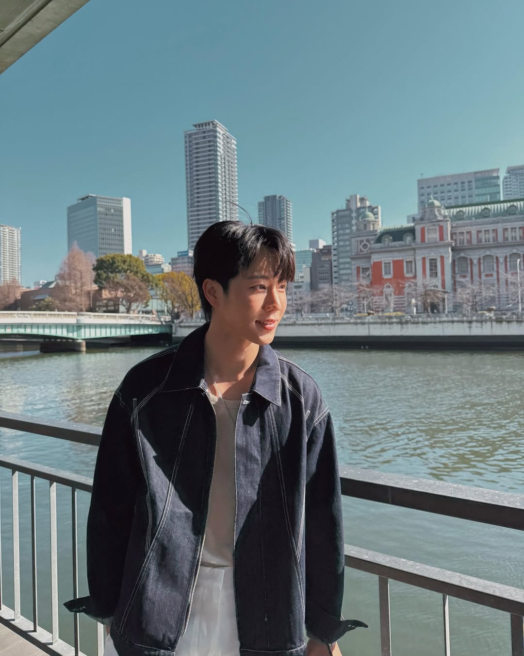 วอร์ - วนรัตน์ รัศมีรัตน์