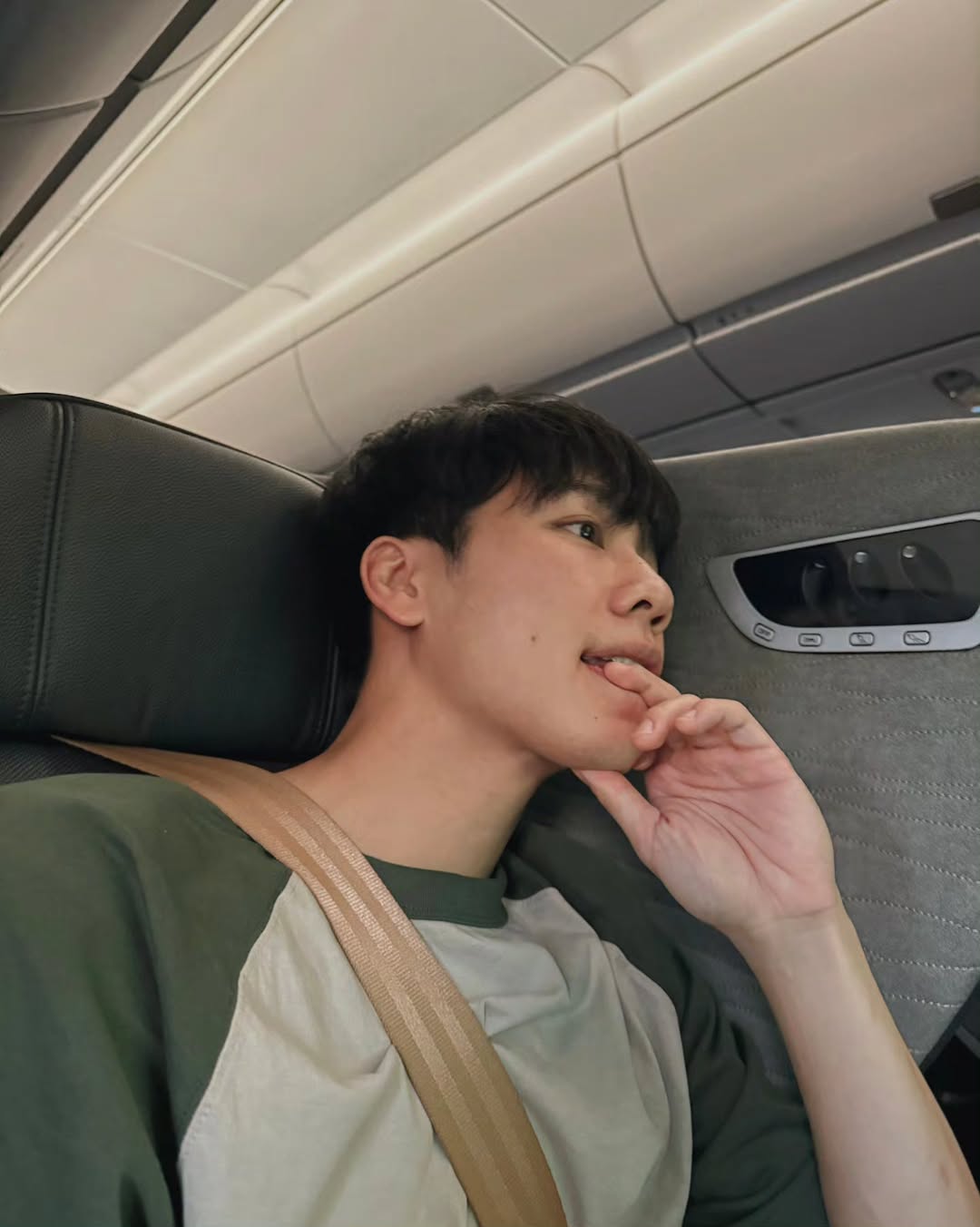 วอร์ - วนรัตน์ รัศมีรัตน์