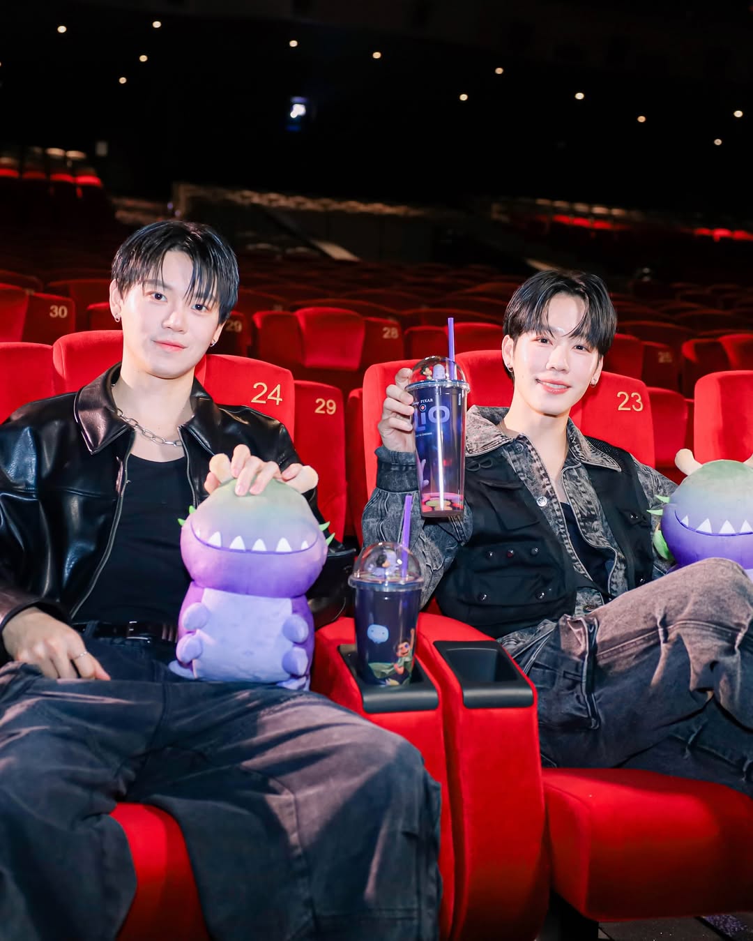 วอร์ - วนรัตน์ รัศมีรัตน์