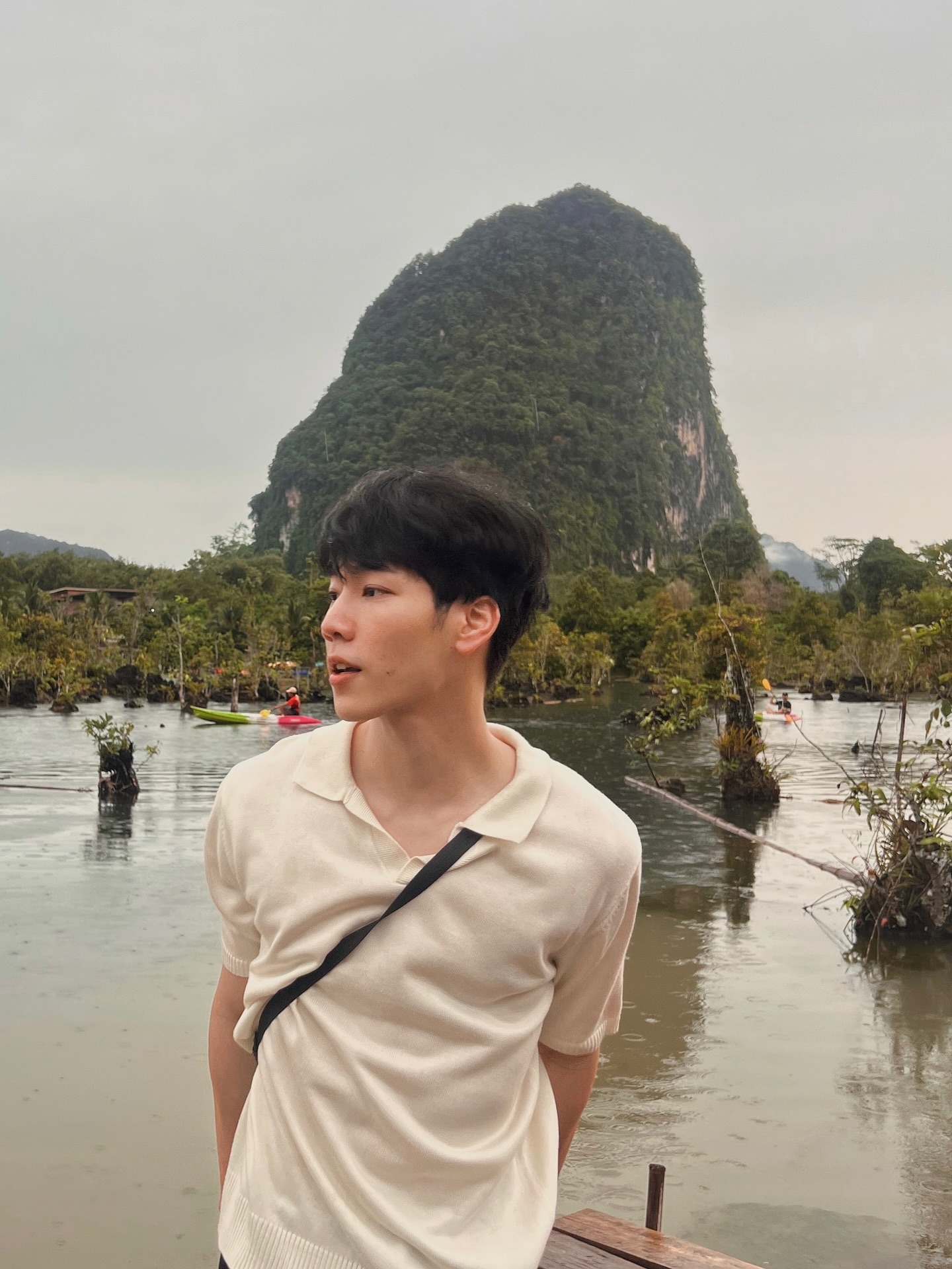 วอร์ - วนรัตน์ รัศมีรัตน์