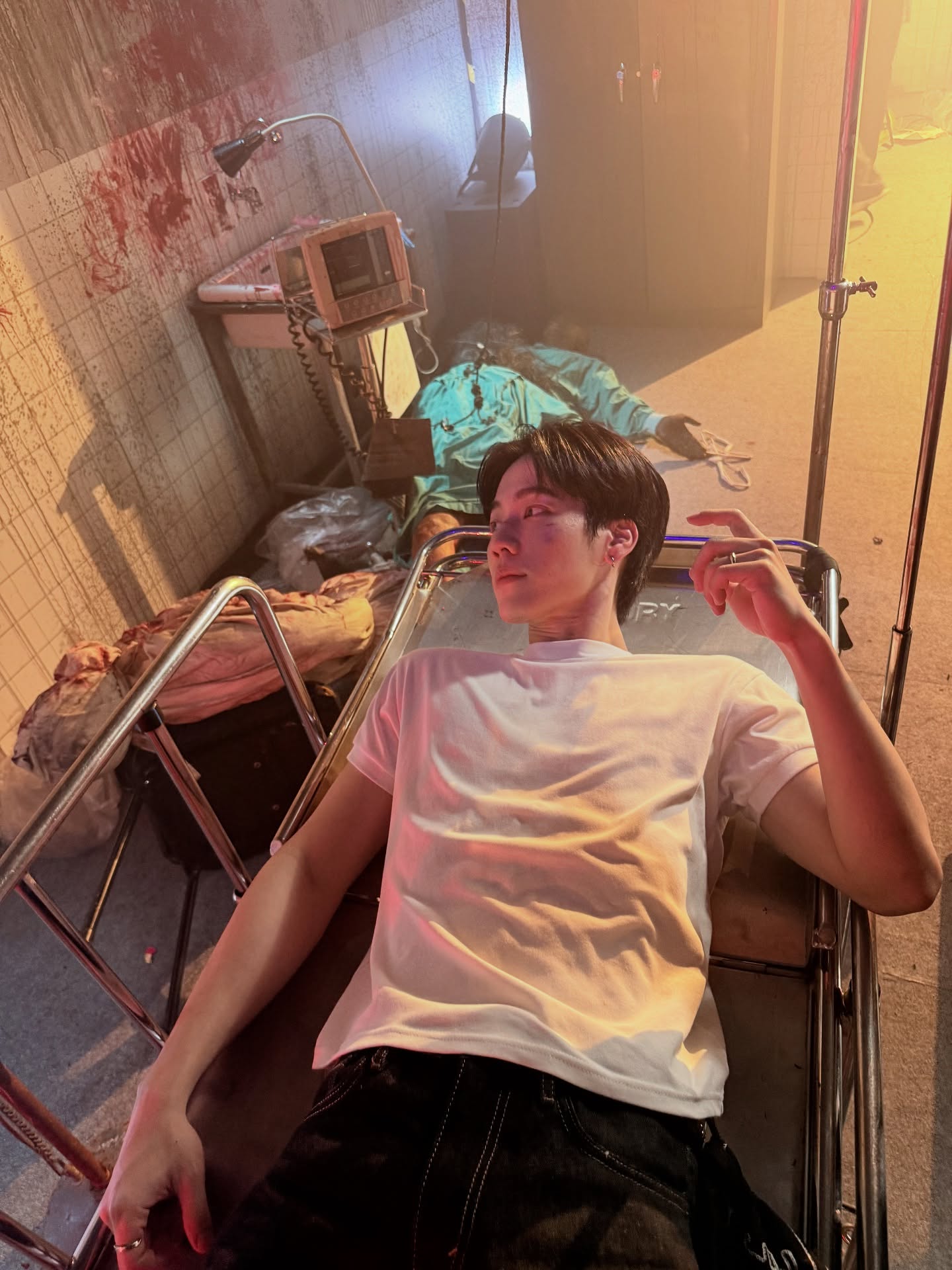 วอร์ - วนรัตน์ รัศมีรัตน์