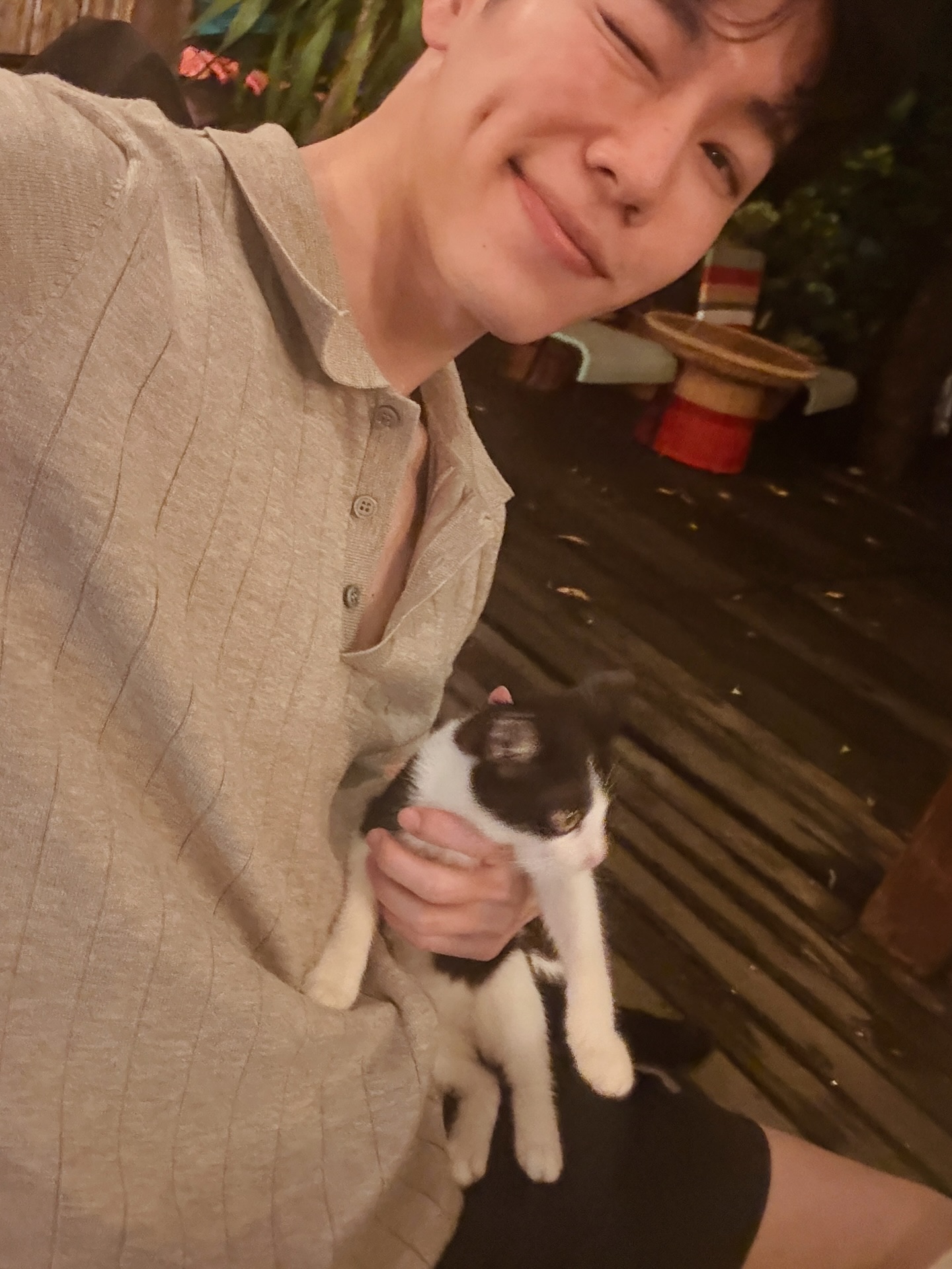 วอร์ - วนรัตน์ รัศมีรัตน์