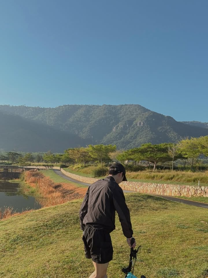 วอร์ - วนรัตน์ รัศมีรัตน์