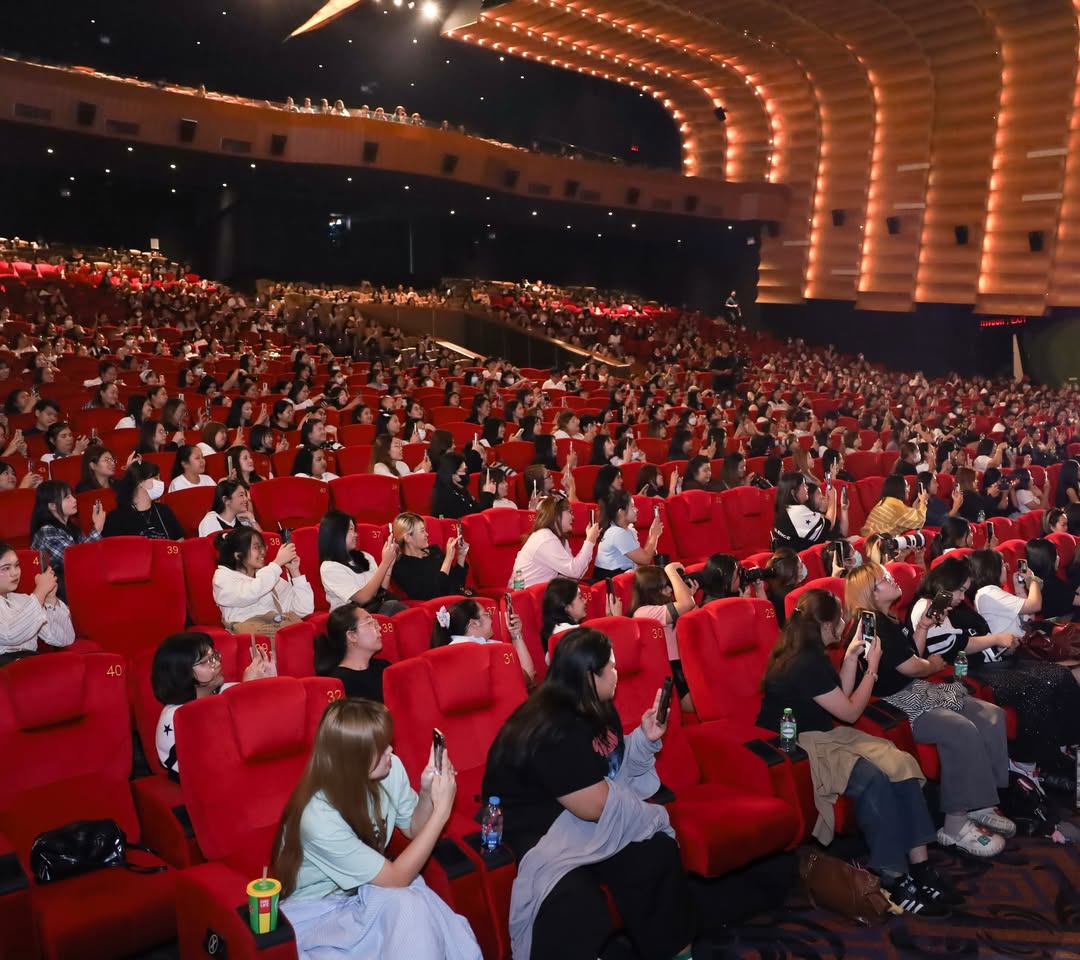 วอร์ - วนรัตน์ รัศมีรัตน์