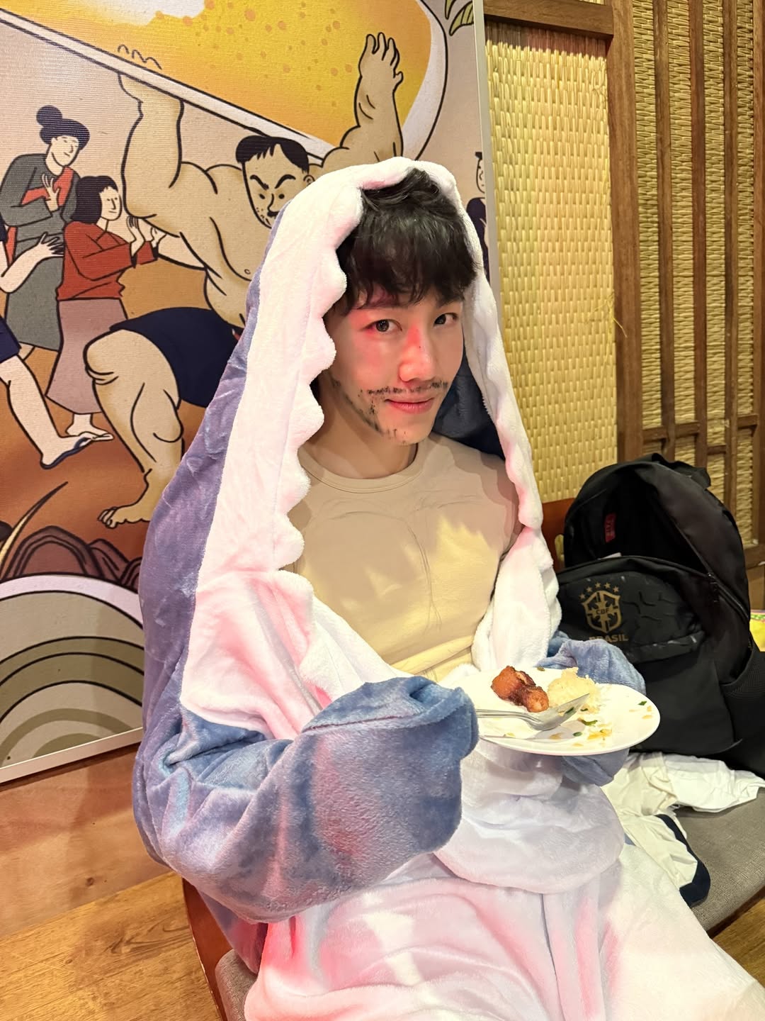 วอร์ - วนรัตน์ รัศมีรัตน์