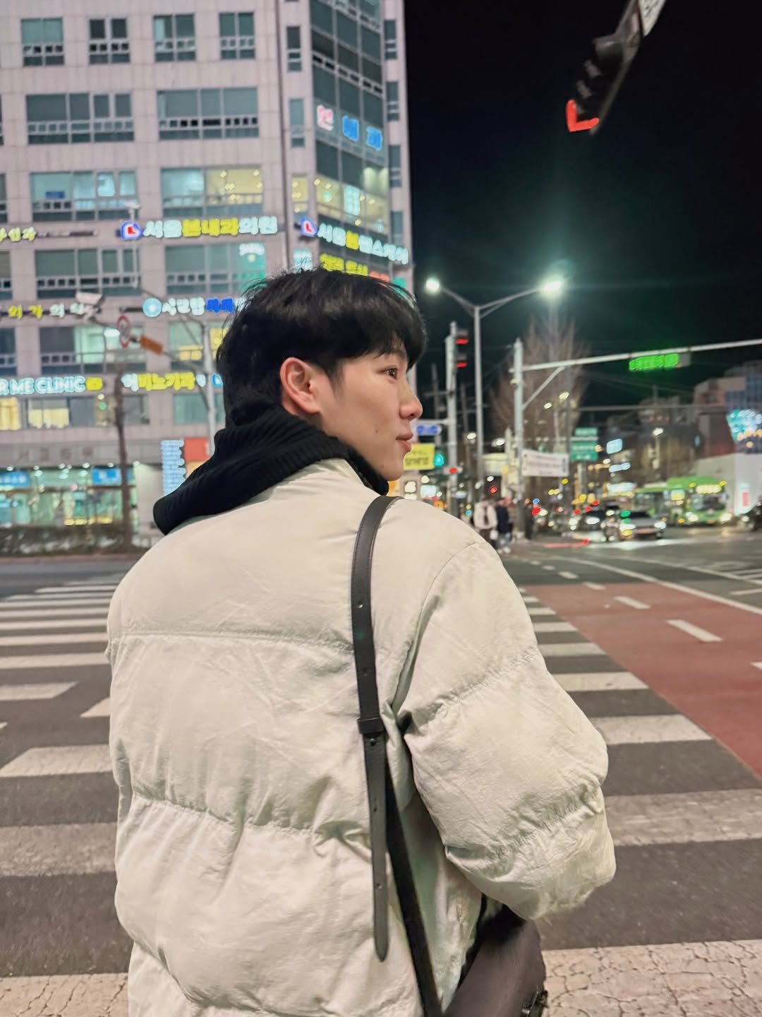 วอร์ - วนรัตน์ รัศมีรัตน์