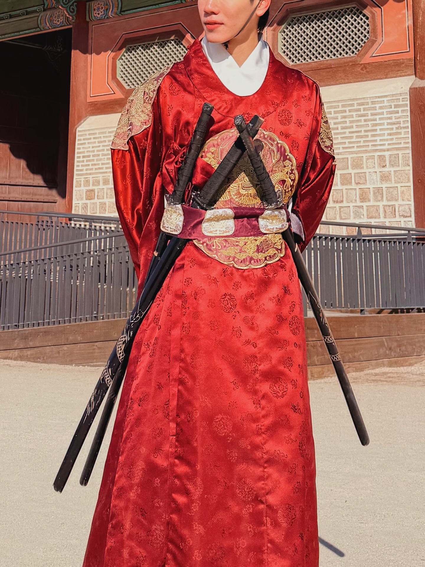 วอร์ - วนรัตน์ รัศมีรัตน์