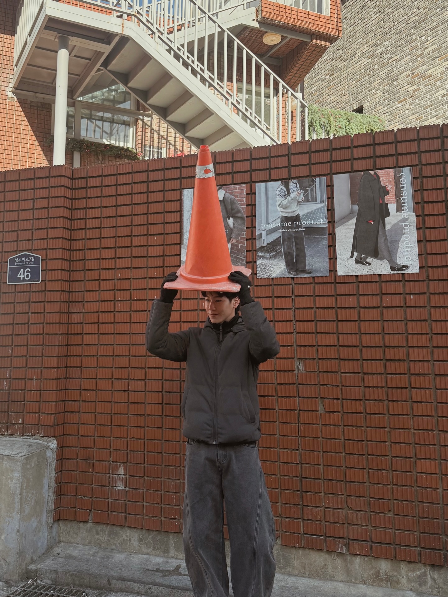 วอร์ - วนรัตน์ รัศมีรัตน์