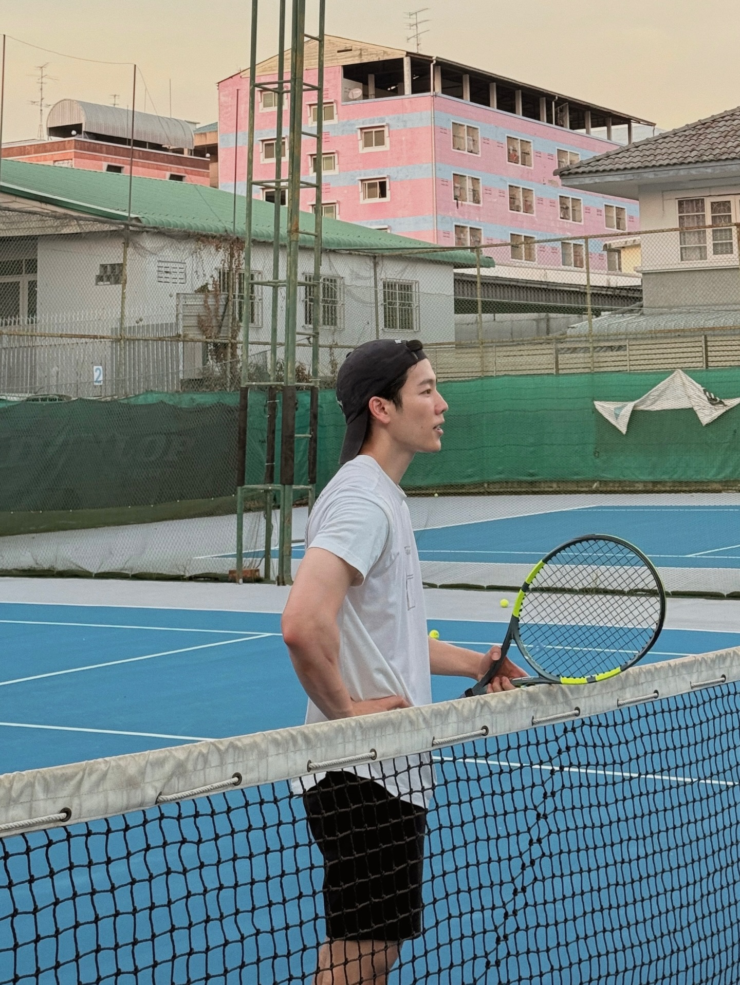 วอร์ - วนรัตน์ รัศมีรัตน์