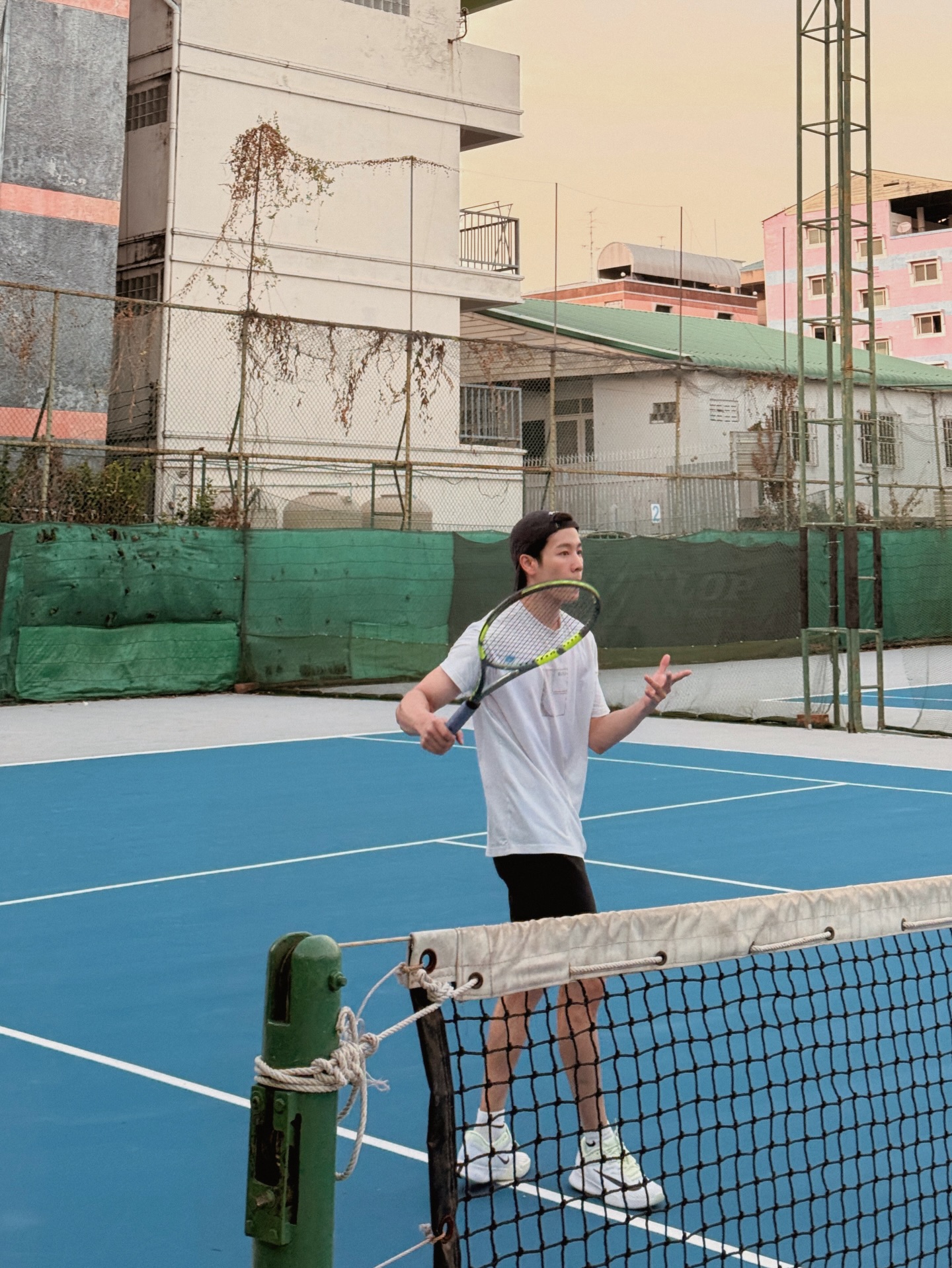 วอร์ - วนรัตน์ รัศมีรัตน์