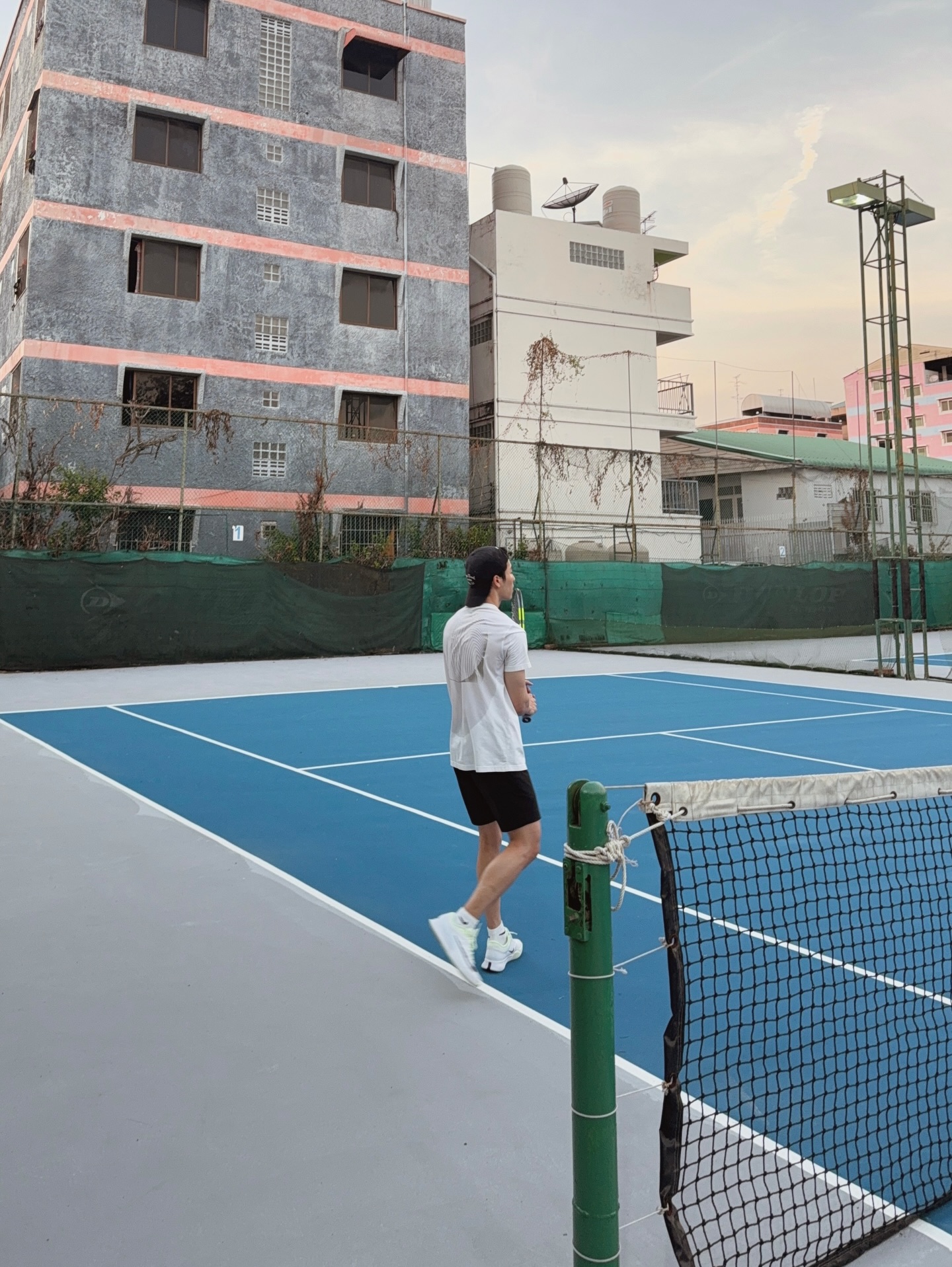 วอร์ - วนรัตน์ รัศมีรัตน์