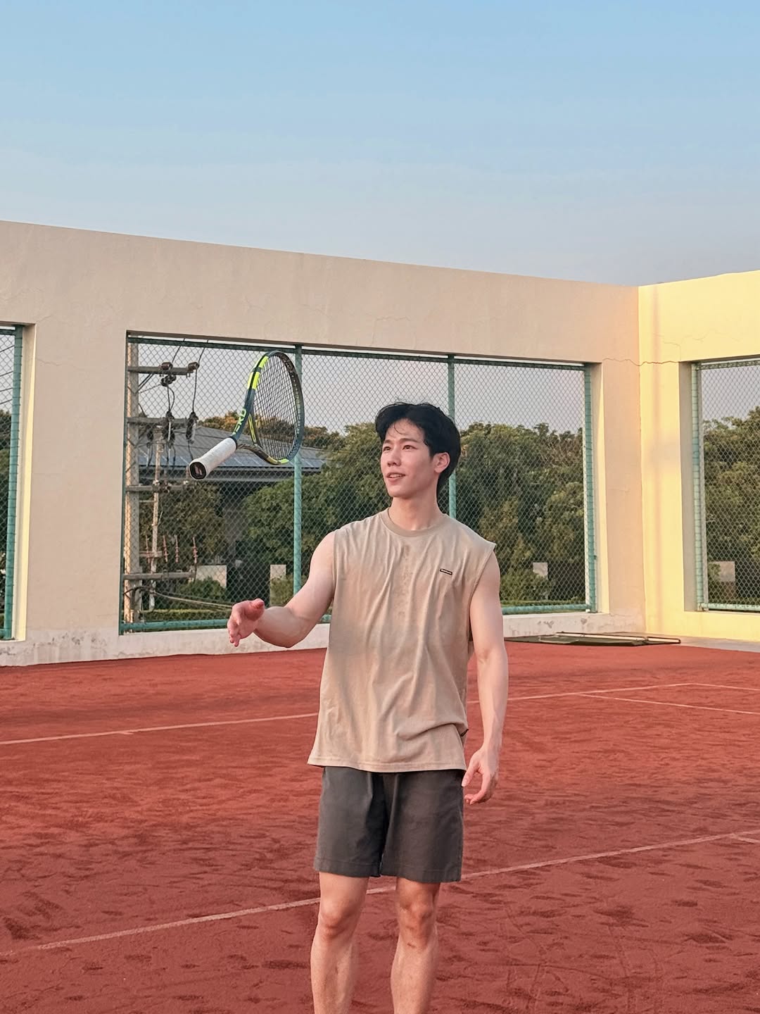 วอร์ - วนรัตน์ รัศมีรัตน์