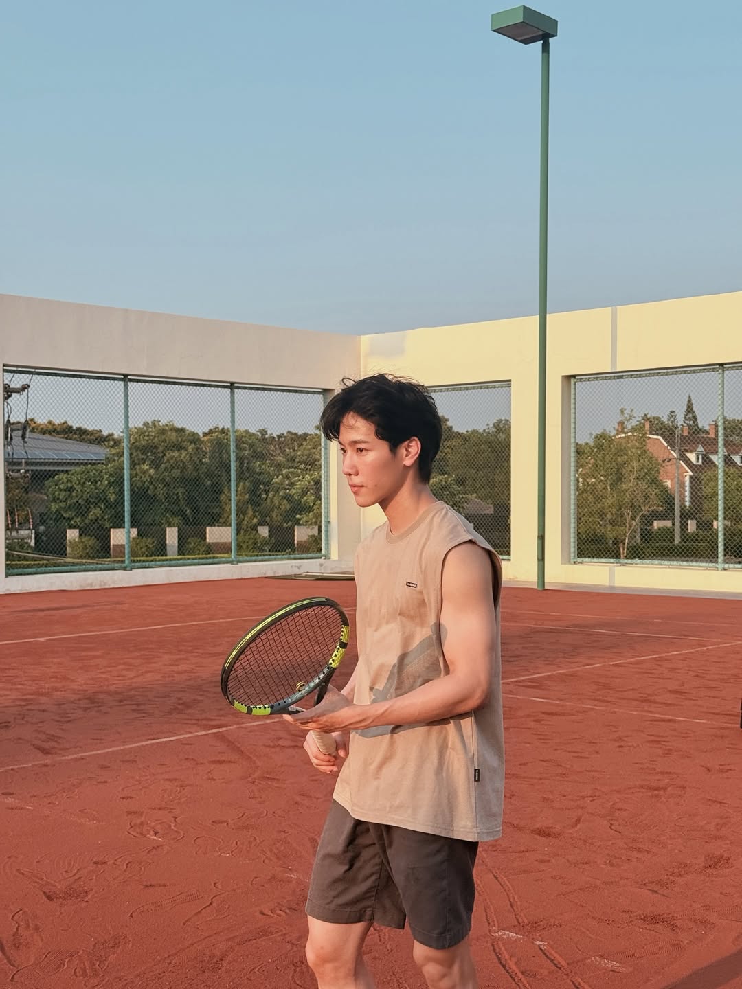 วอร์ - วนรัตน์ รัศมีรัตน์