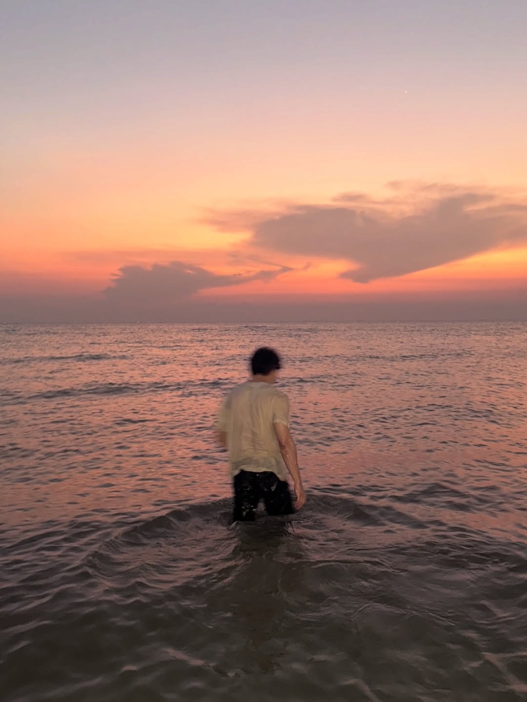 วอร์ - วนรัตน์ รัศมีรัตน์