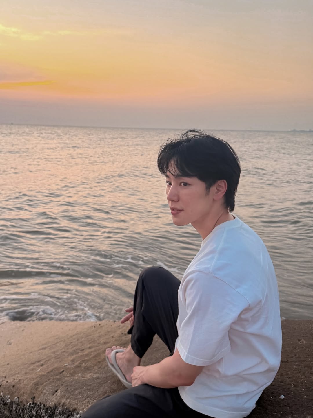 วอร์ - วนรัตน์ รัศมีรัตน์