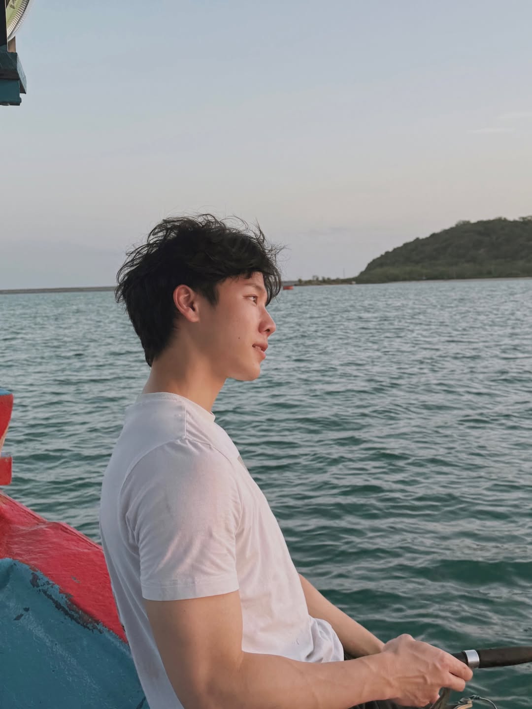 วอร์ - วนรัตน์ รัศมีรัตน์