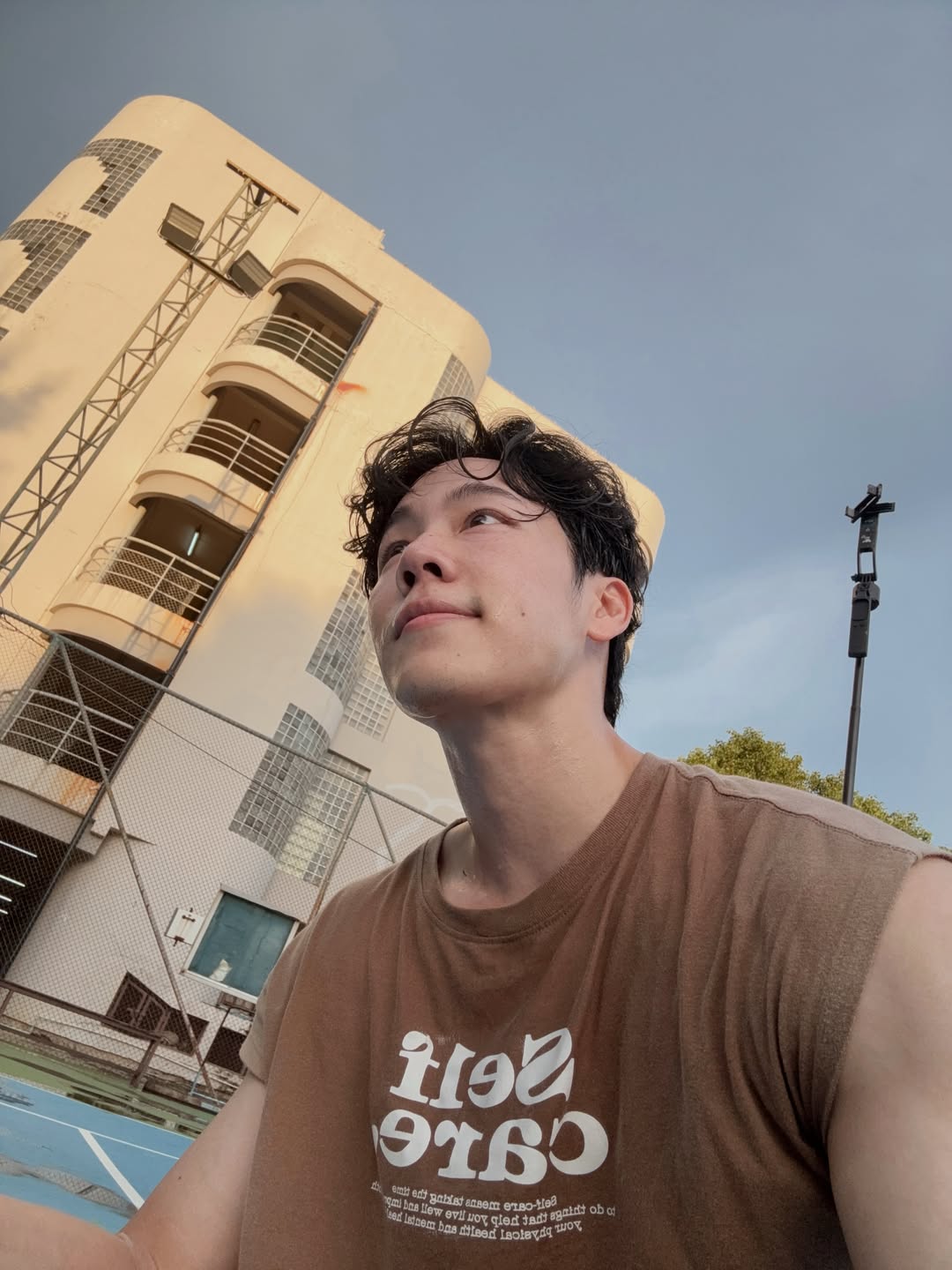วอร์ - วนรัตน์ รัศมีรัตน์