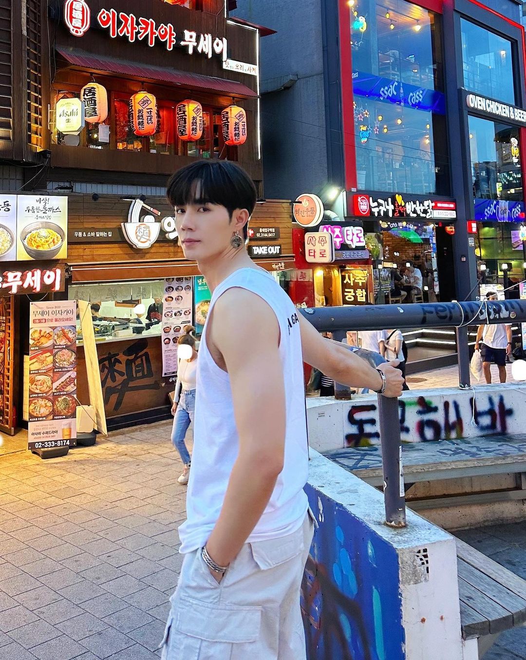 ซี - พฤกษ์ พานิช