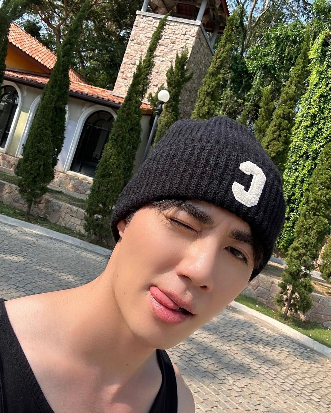 ซี - พฤกษ์ พานิช