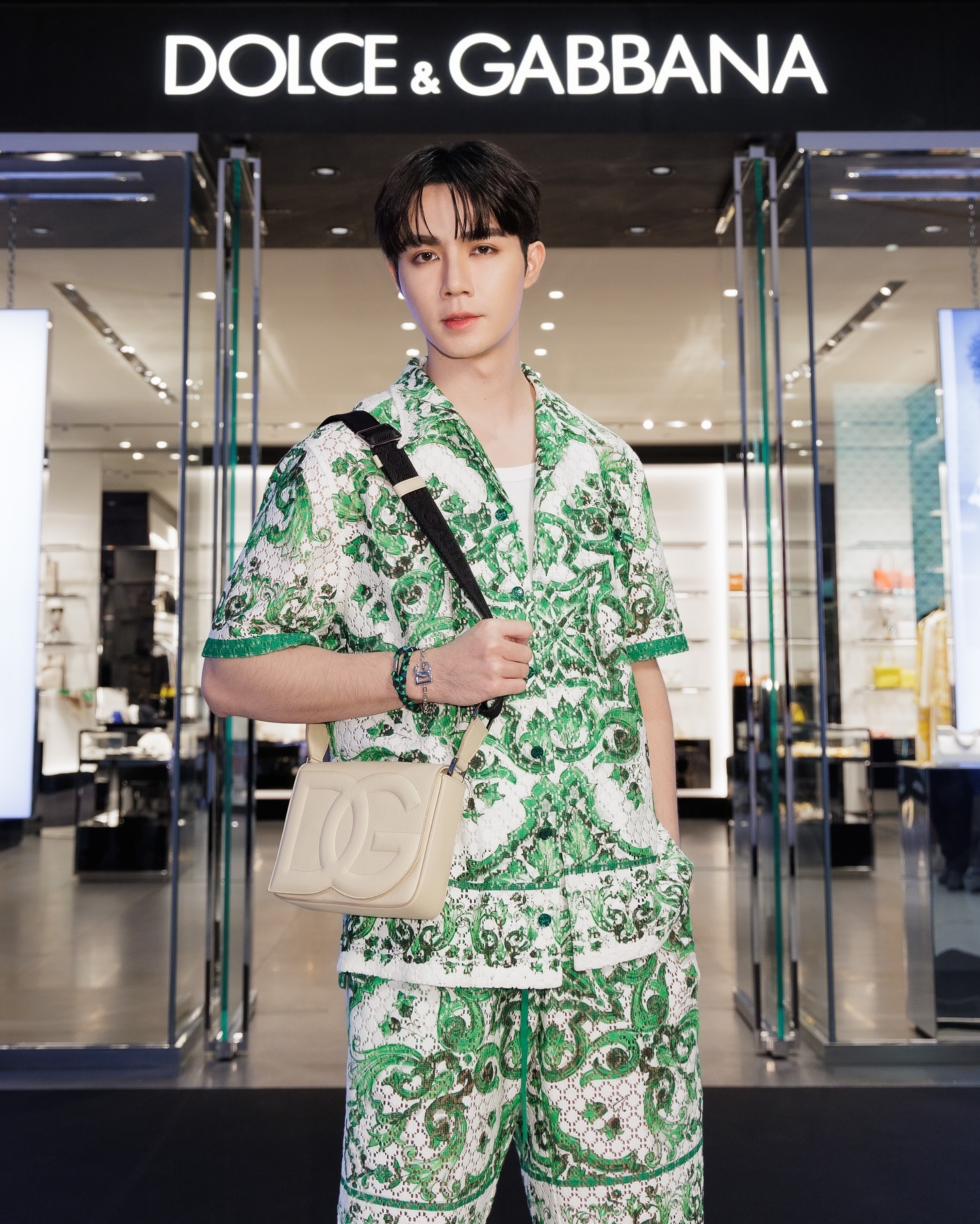 ซี - พฤกษ์ พานิช