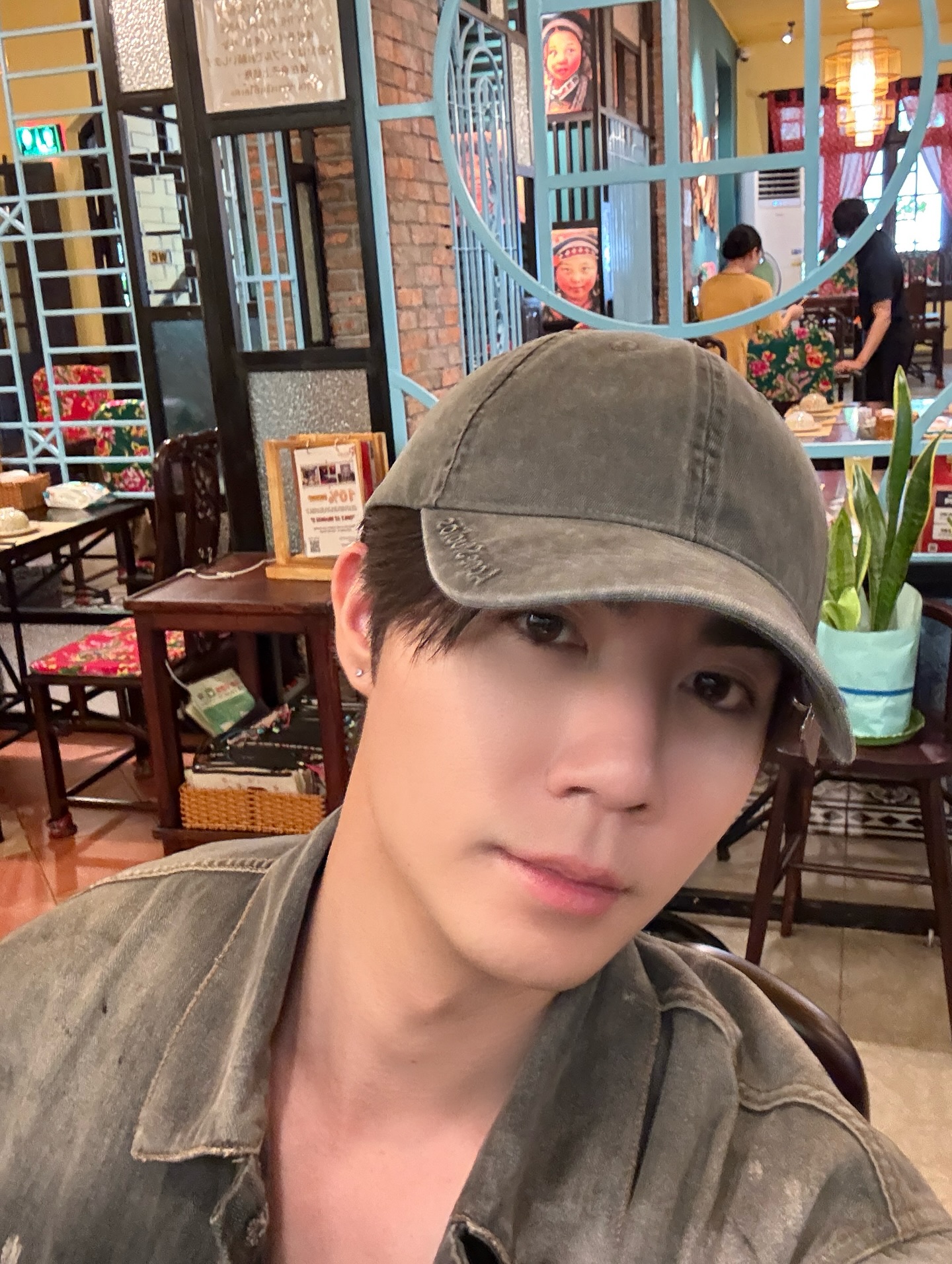 ซี - พฤกษ์ พานิช