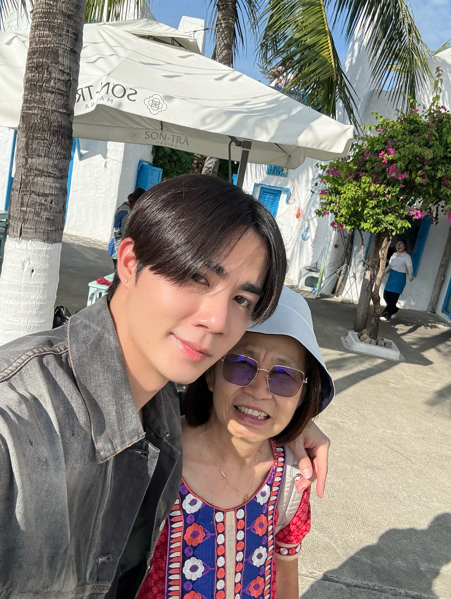 ซี - พฤกษ์ พานิช