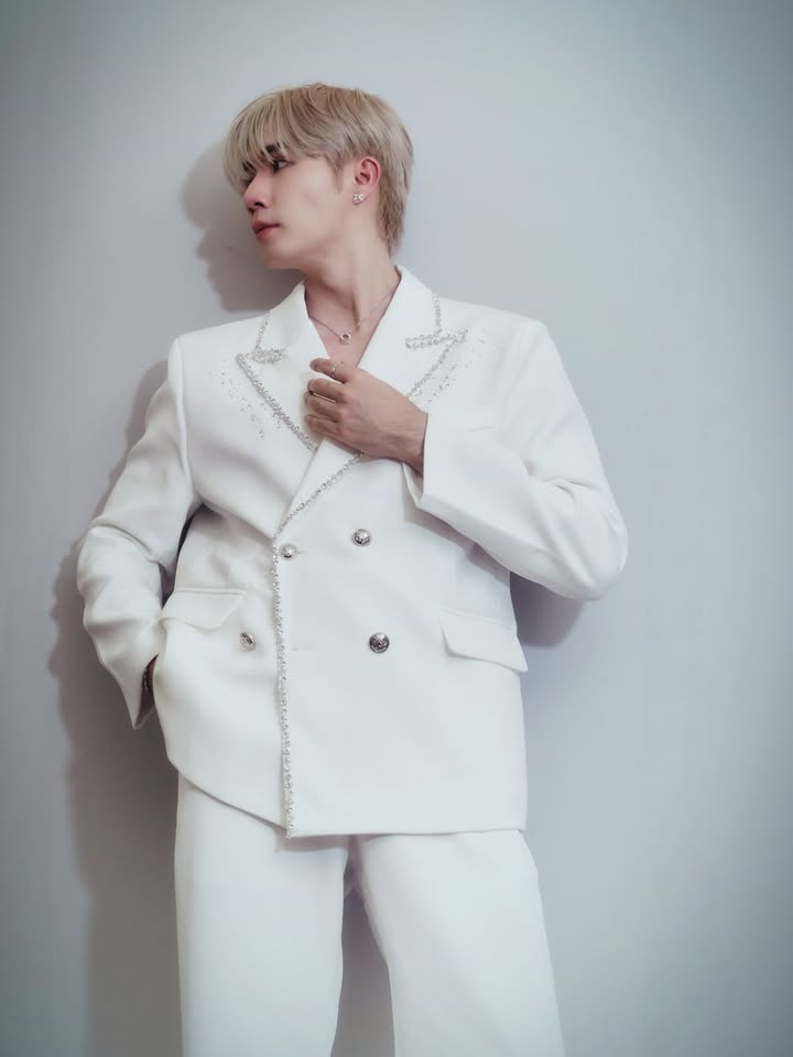 ซี - พฤกษ์ พานิช