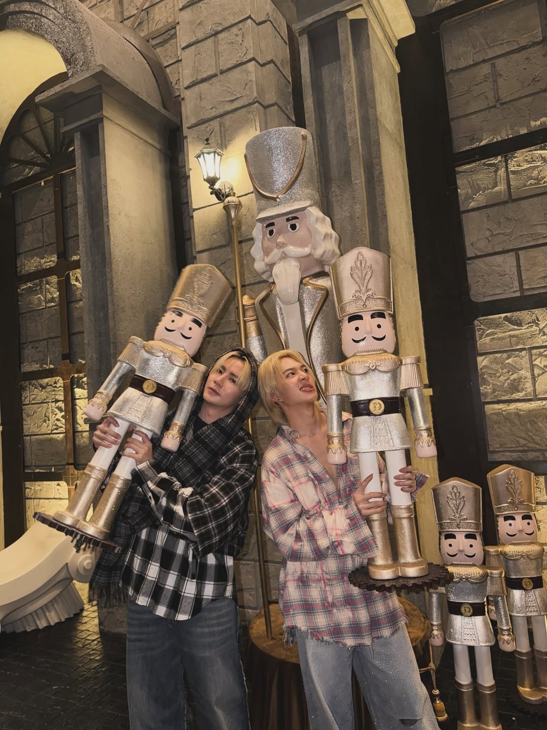 ซี - พฤกษ์ พานิช