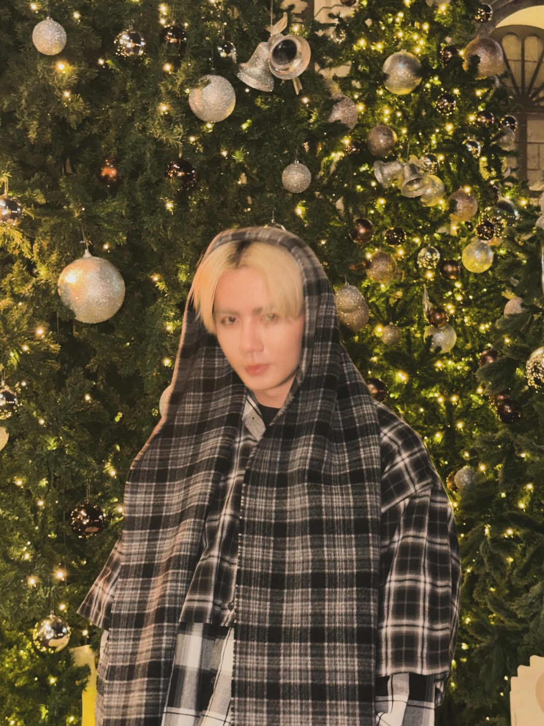 ซี - พฤกษ์ พานิช