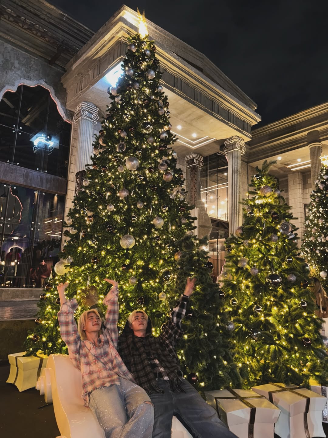 ซี - พฤกษ์ พานิช