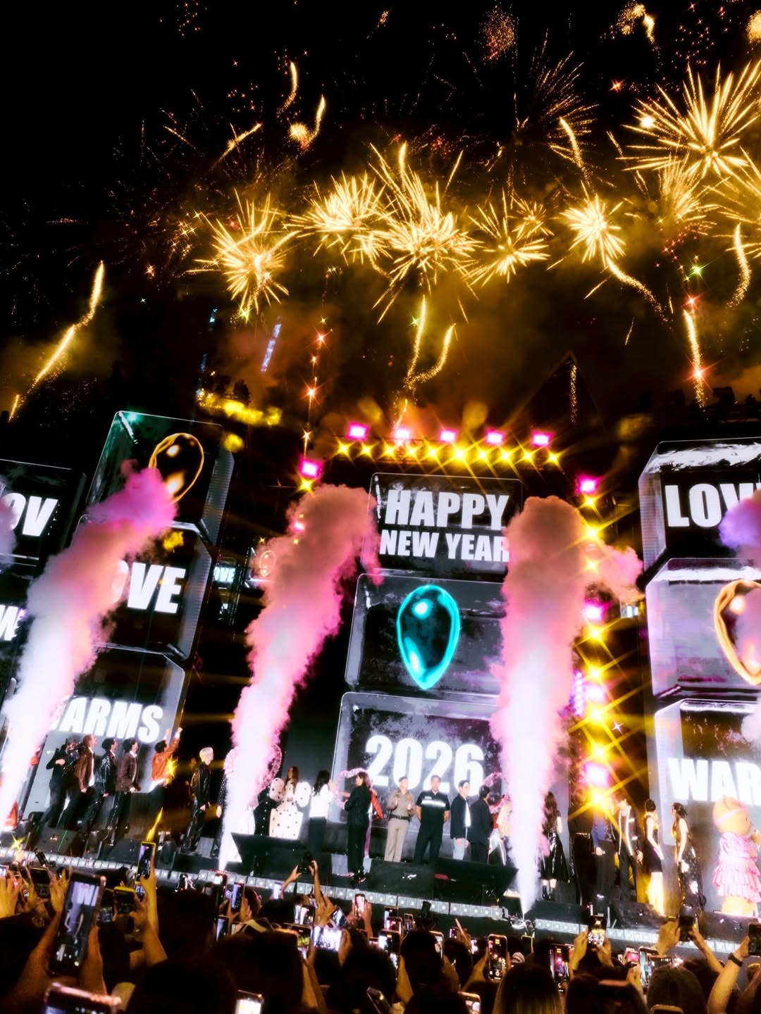 ซี - พฤกษ์ พานิช