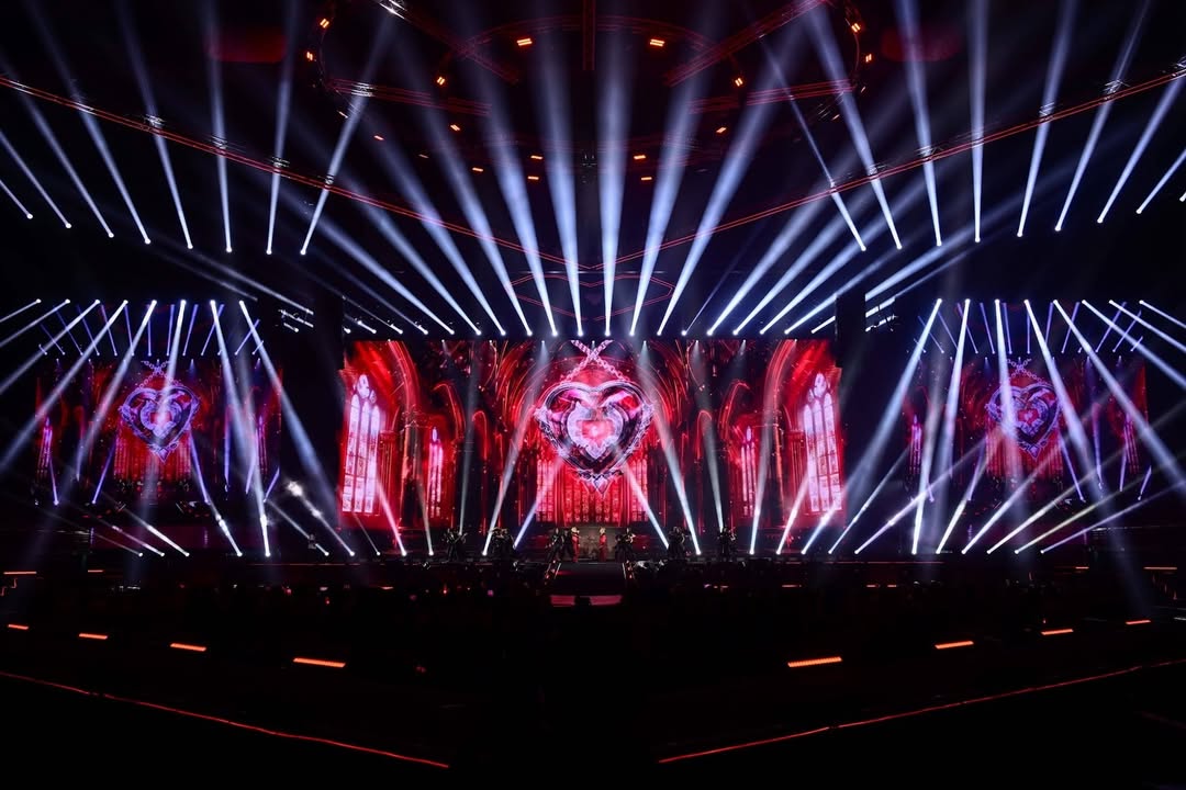 ซี - พฤกษ์ พานิช