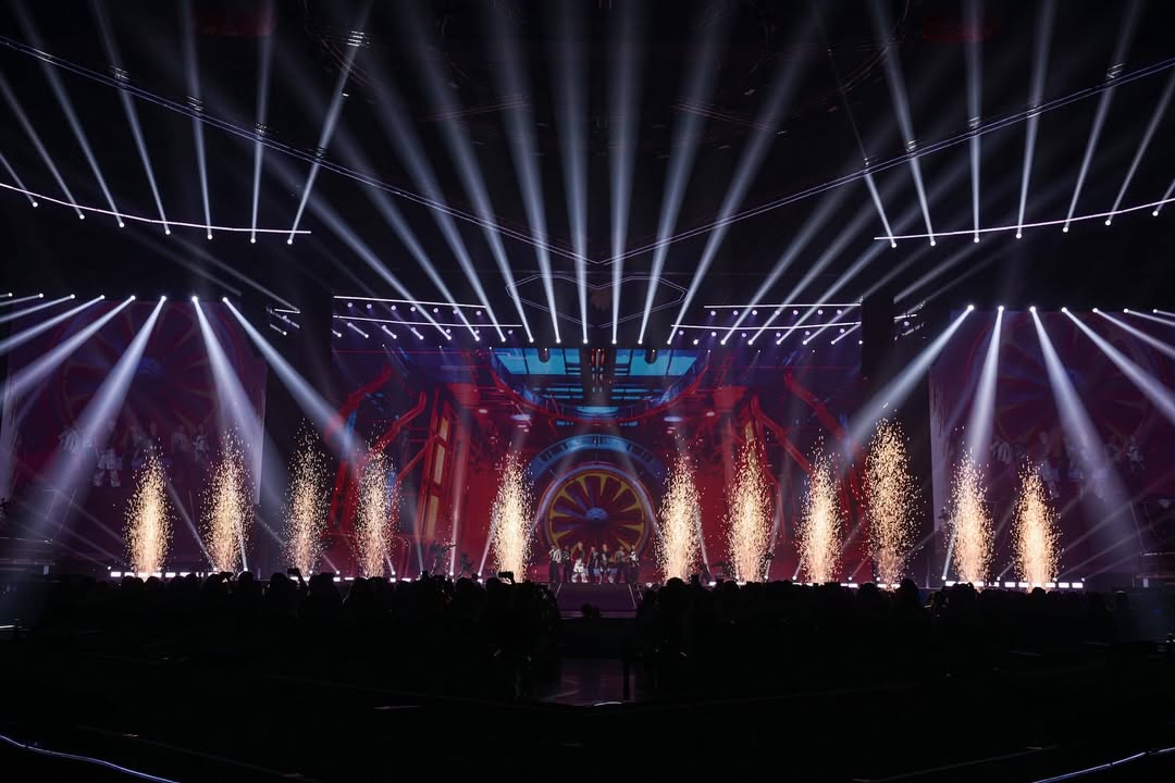 ซี - พฤกษ์ พานิช