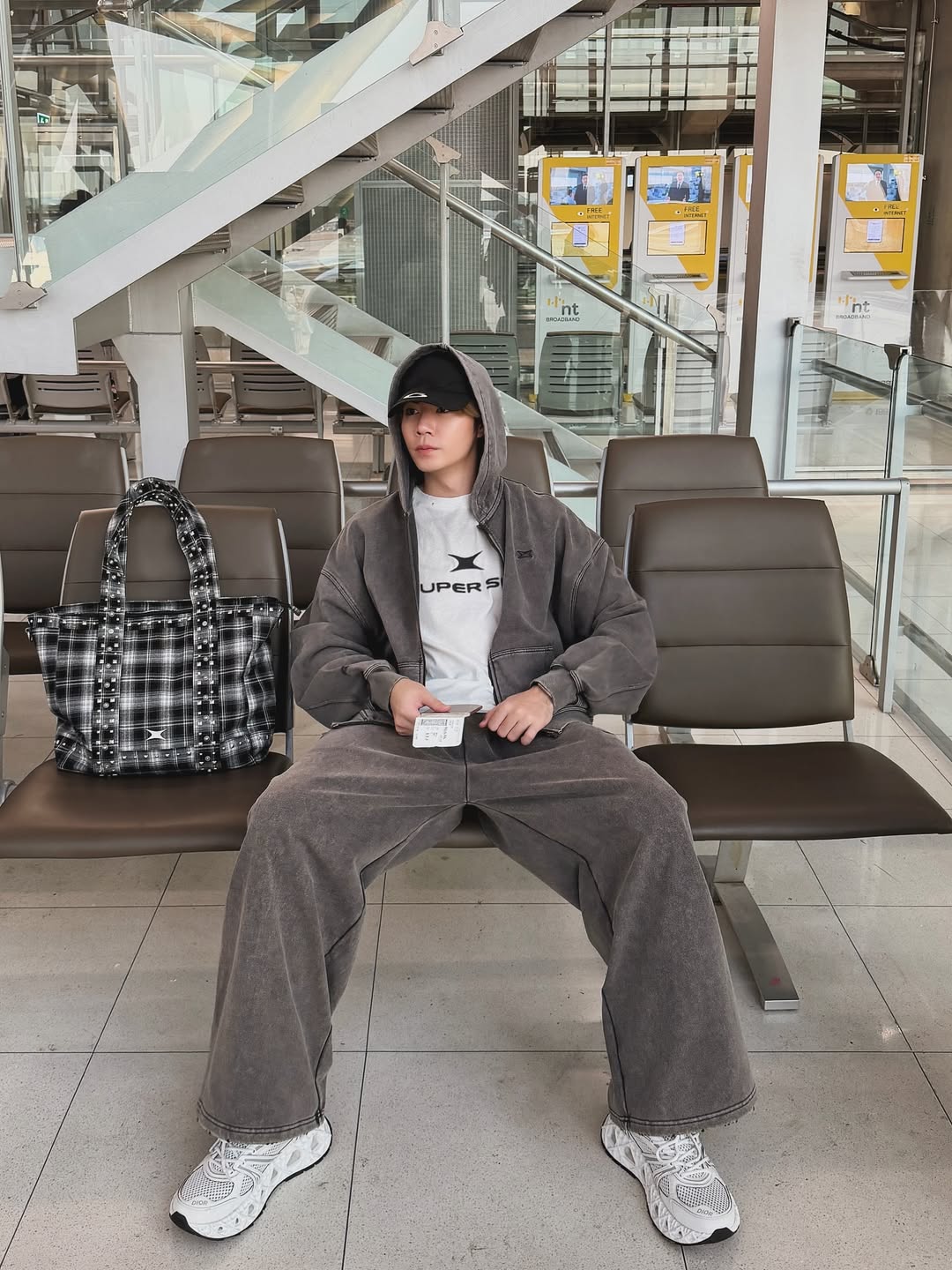 ซี - พฤกษ์ พานิช