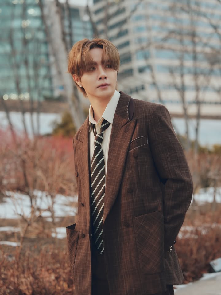 ซี - พฤกษ์ พานิช