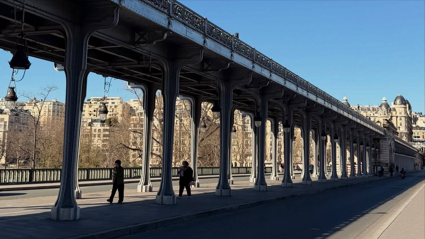 ซี - พฤกษ์ พานิช