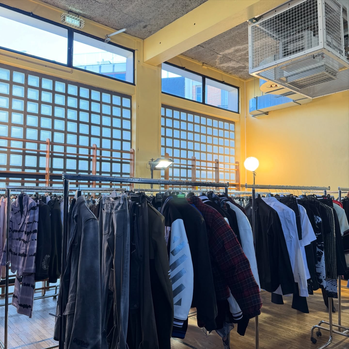 ซี - พฤกษ์ พานิช