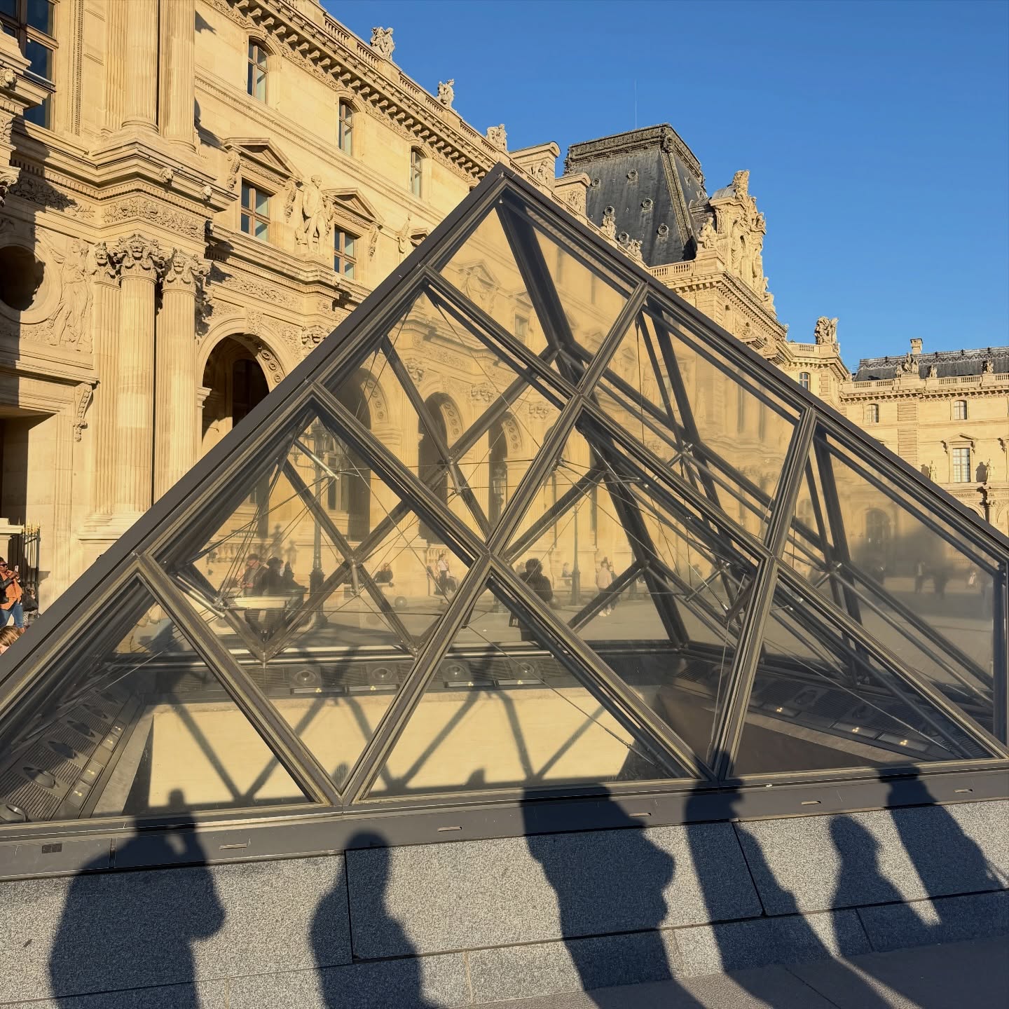 ซี - พฤกษ์ พานิช