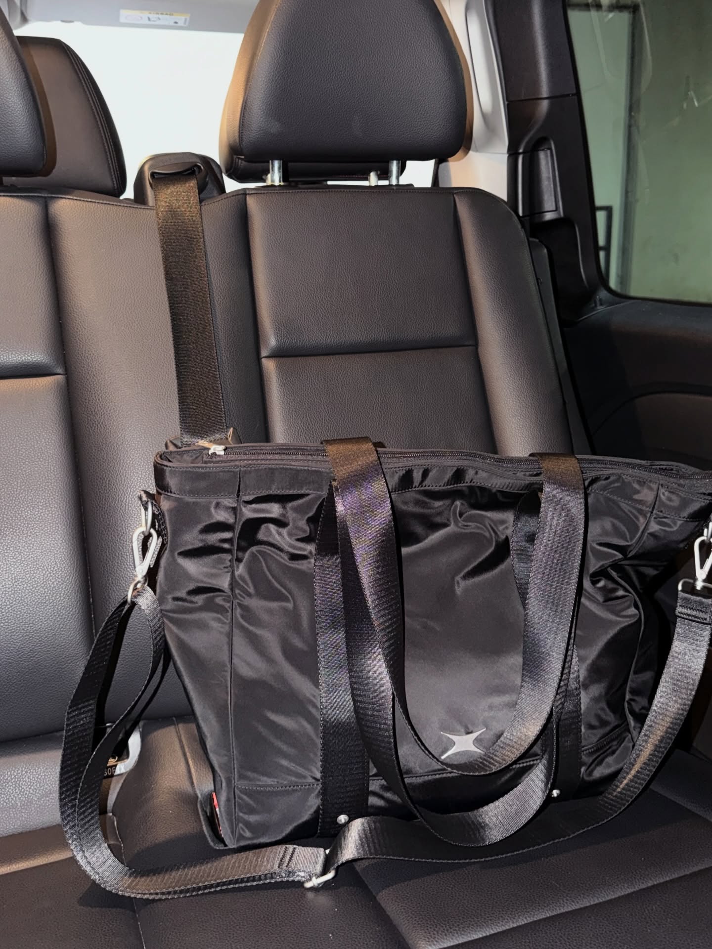 ซี - พฤกษ์ พานิช