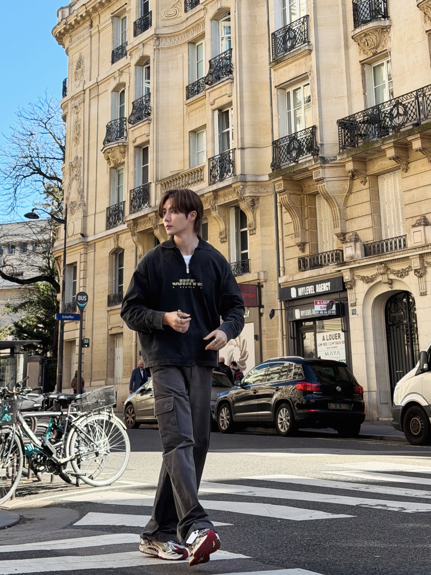 ซี - พฤกษ์ พานิช