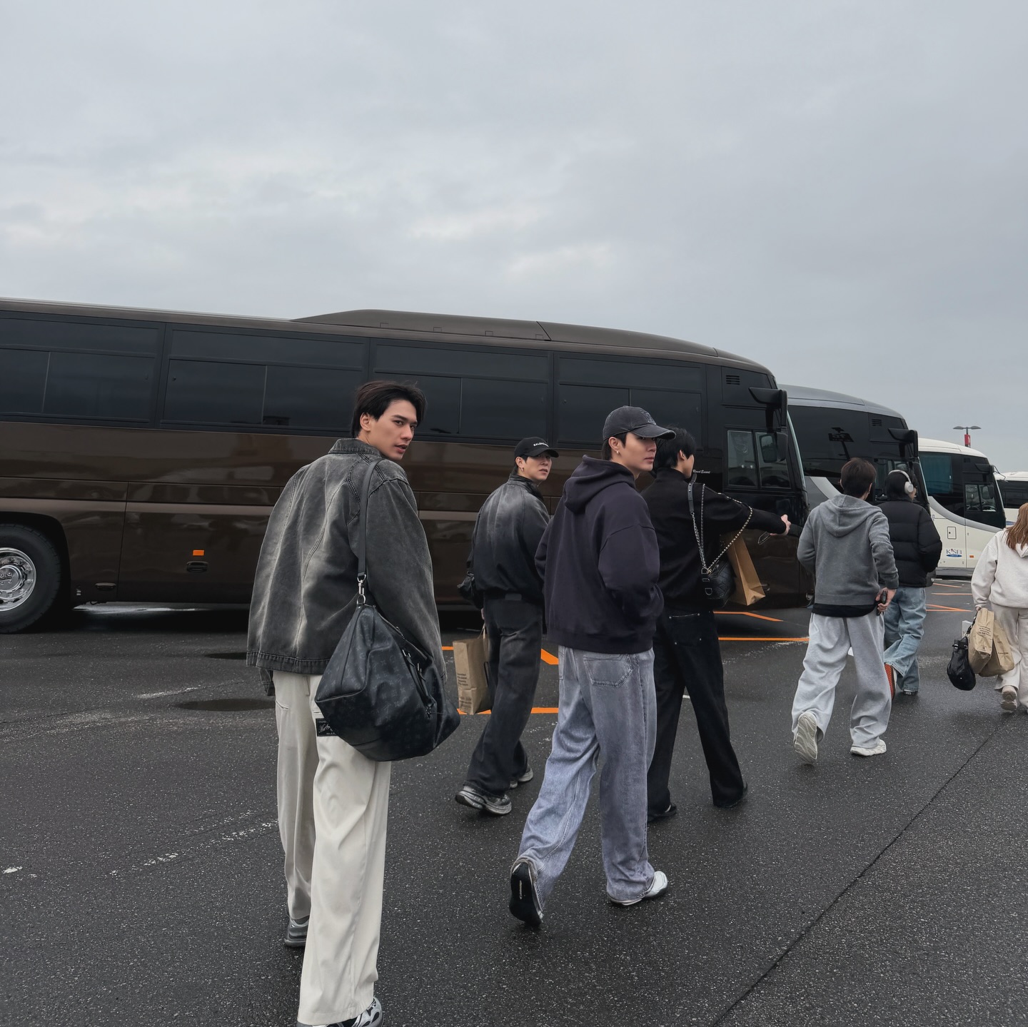 ซี - พฤกษ์ พานิช