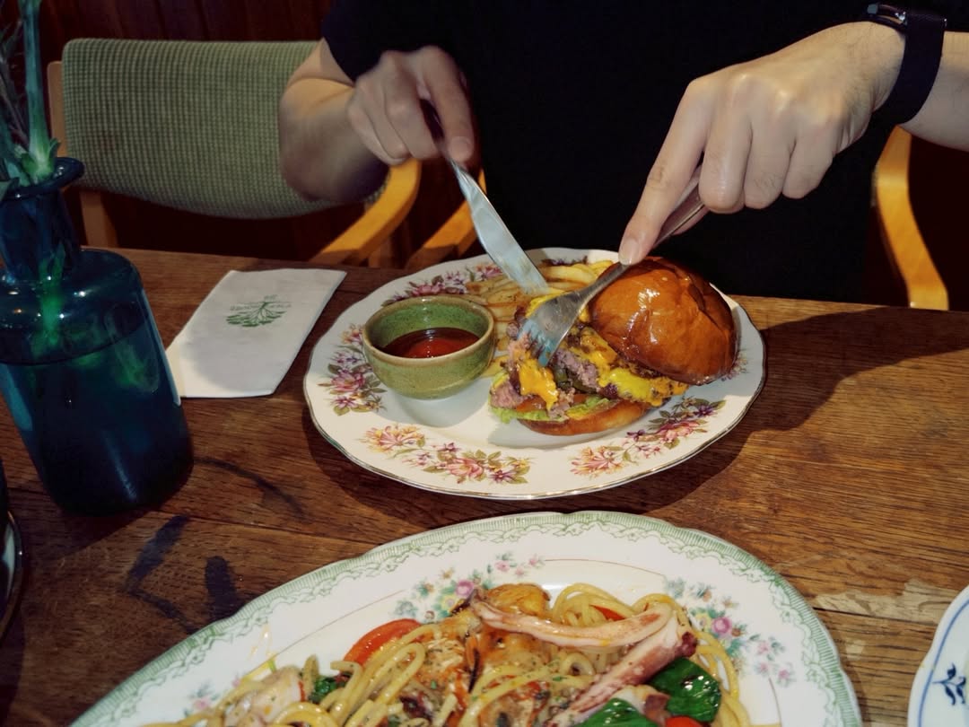 ซี - พฤกษ์ พานิช