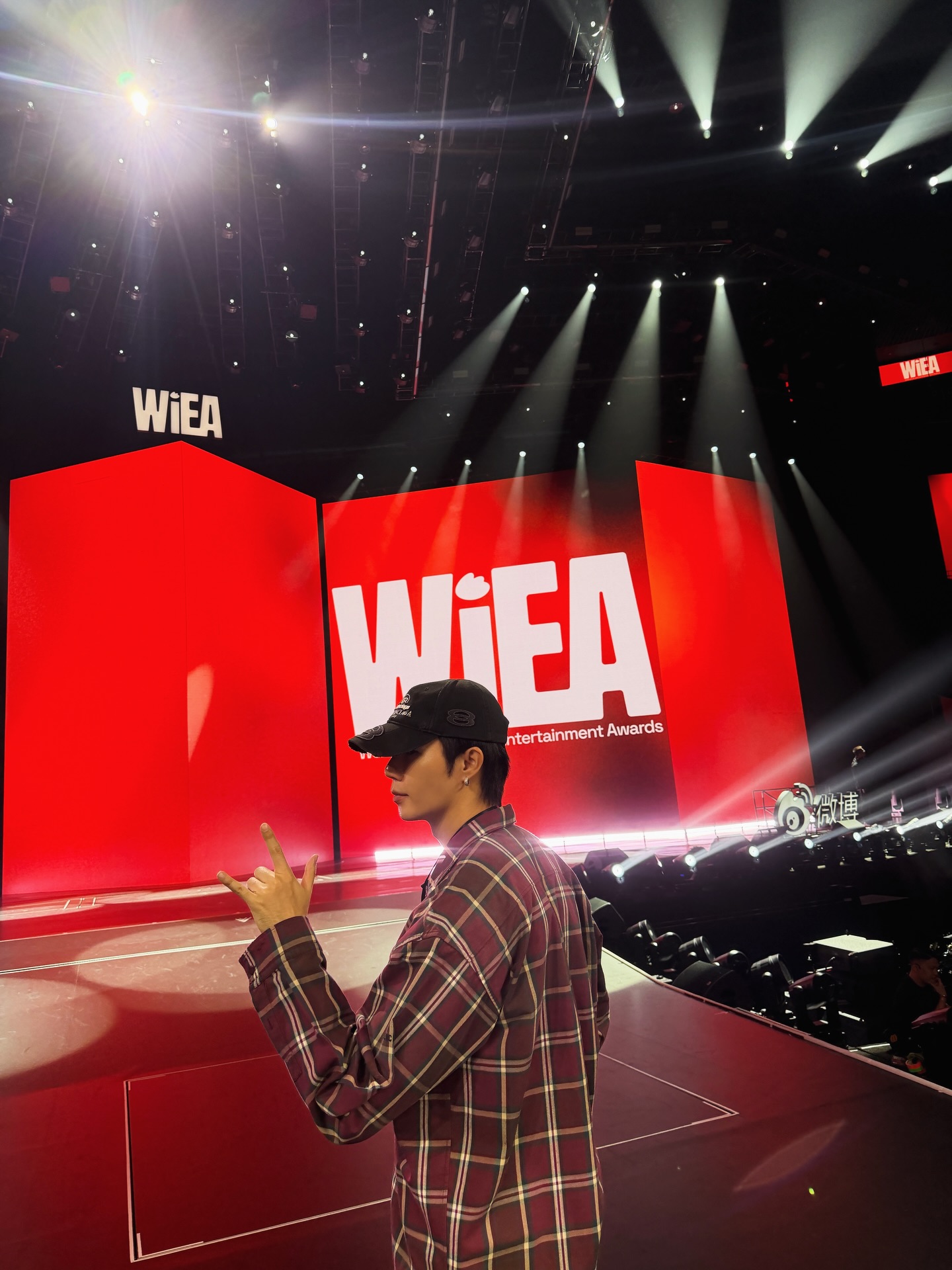 ซี - พฤกษ์ พานิช