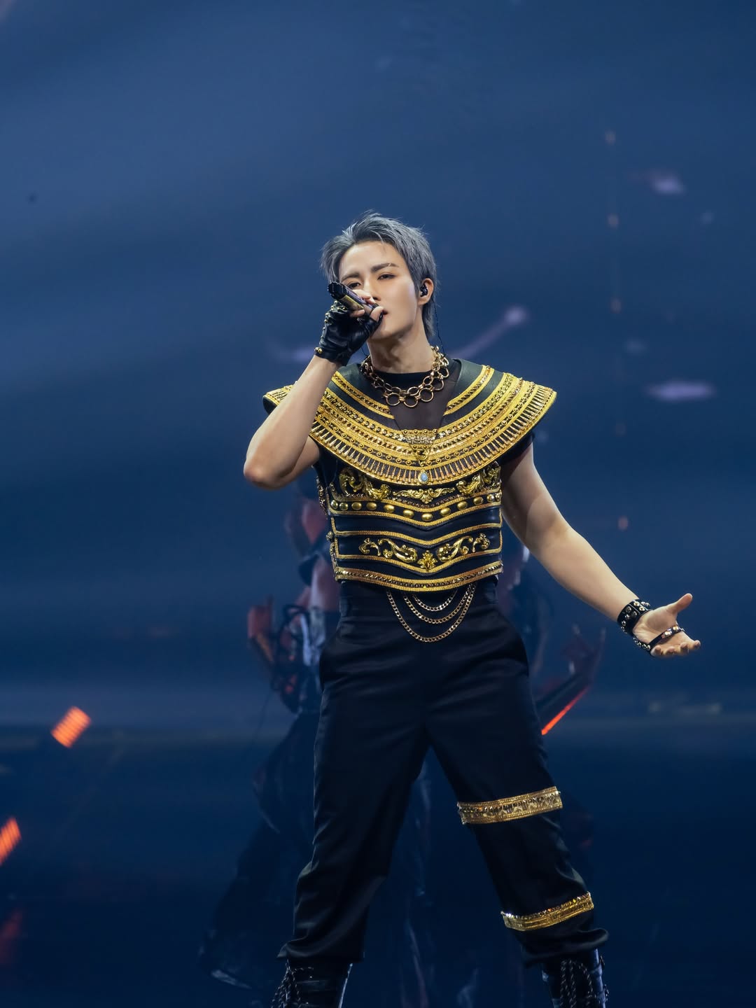 ซี - พฤกษ์ พานิช