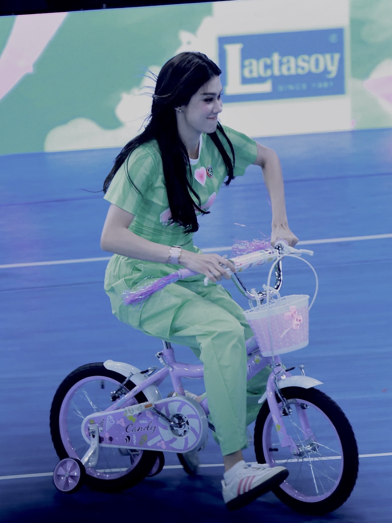 ลีน่า - ลลินา ชูเอ็ทท์