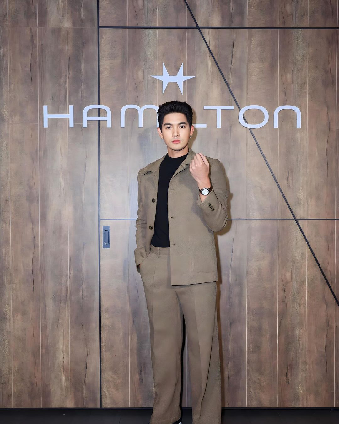 เข้ม -  หัสวีร์ ภัคพงษ์ไพศาล