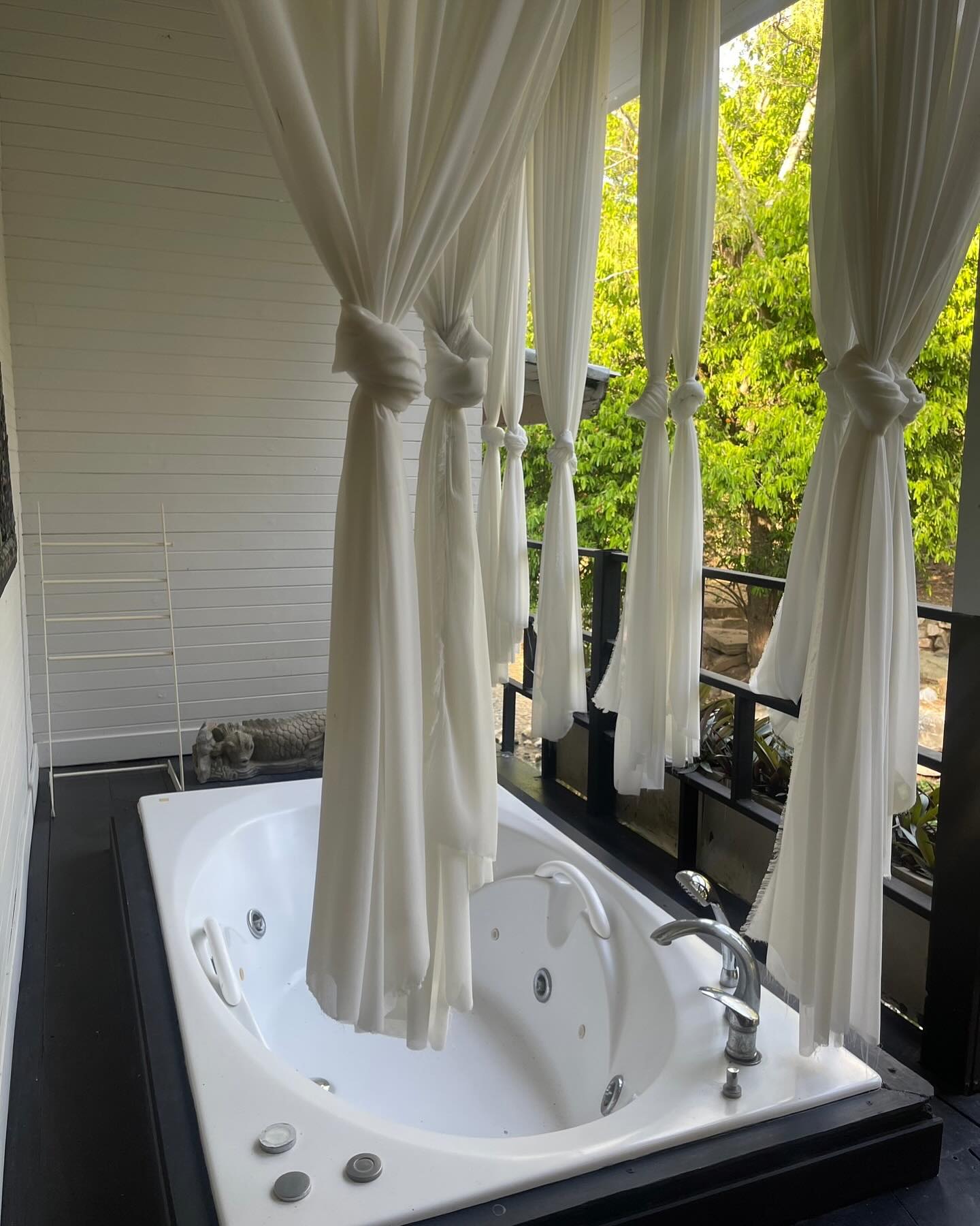 เข้ม -  หัสวีร์ ภัคพงษ์ไพศาล