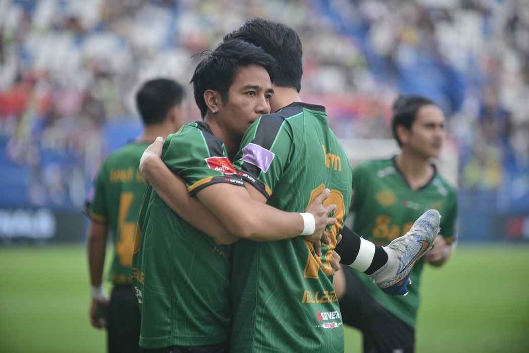 เข้ม -  หัสวีร์ ภัคพงษ์ไพศาล