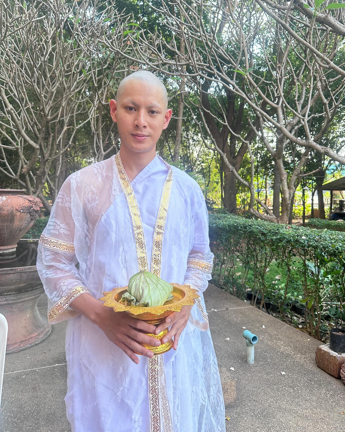 เข้ม -  หัสวีร์ ภัคพงษ์ไพศาล